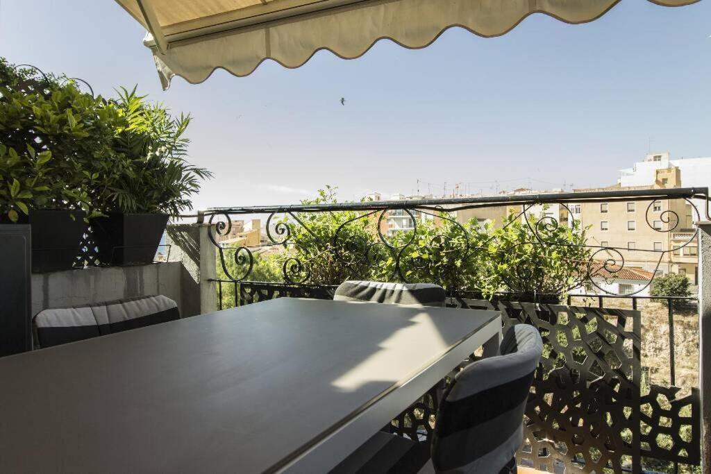 Preciosa Casa En Vilajoyosa Con Vistas Al Mar En Las Casas Colgantes Del Casco Antiguo Villajoyosa Exteriör bild