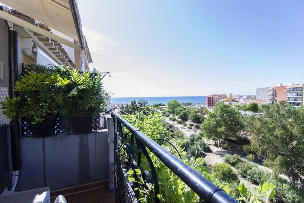 Preciosa Casa En Vilajoyosa Con Vistas Al Mar En Las Casas Colgantes Del Casco Antiguo Villajoyosa Exteriör bild