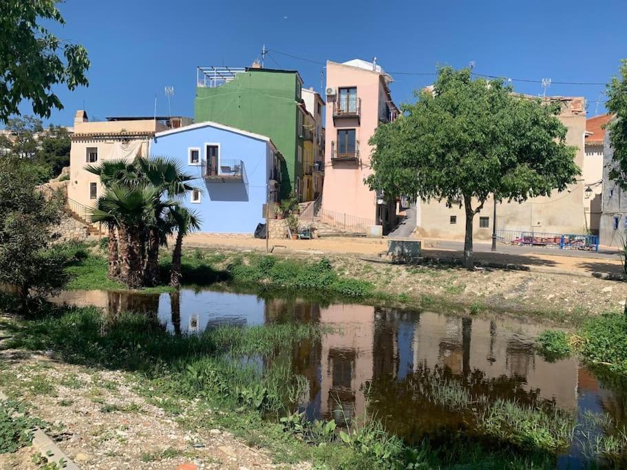 Preciosa Casa En Vilajoyosa Con Vistas Al Mar En Las Casas Colgantes Del Casco Antiguo Villajoyosa Exteriör bild